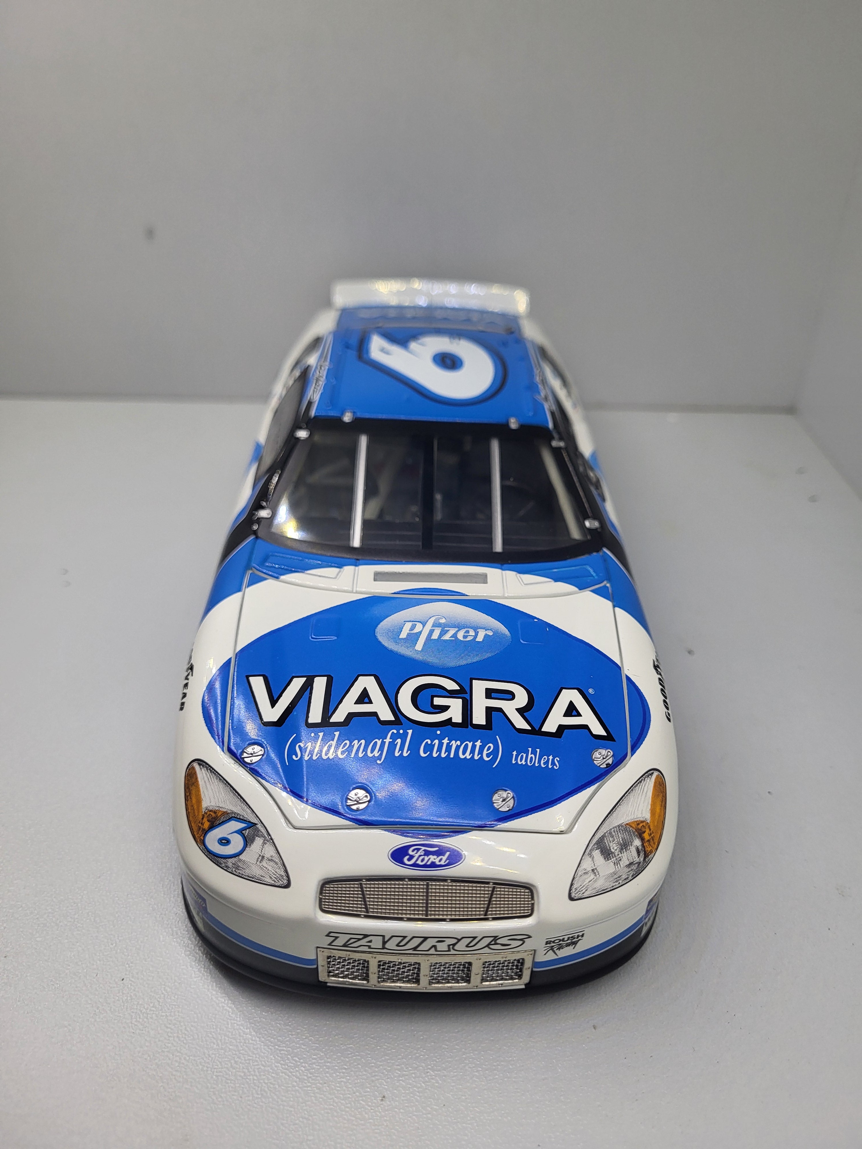 Mark Martin Signed LE #6 Viagra 2003 Ford Taurus 1:24 Diecast Car With Display Case Jsa Coa Mark Martin Signed LE #6 Viagra 2003 Ford Taurus 1:24 Diecast Car With Display Case Jsa Coa